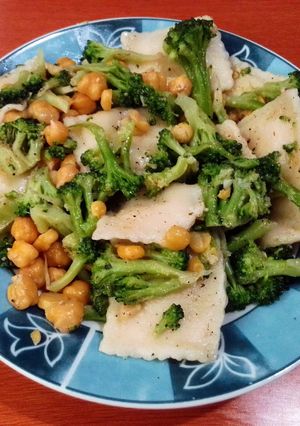 Una foto de Ravioles con Brócoli y Garbanzo