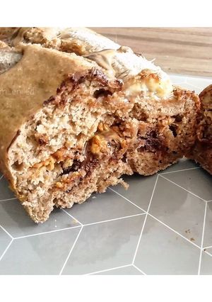 Une photo de Banana bread cœur fondant peanut butter et chocolat 🍫