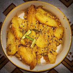 A picture of Aloo Posto.