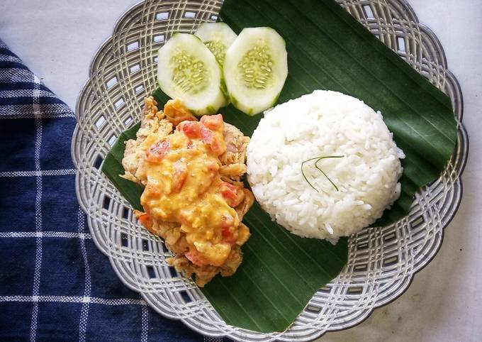 Ayam geprek sambal Telur asin