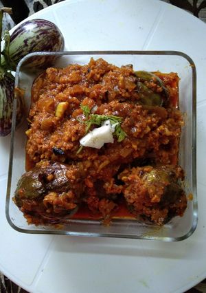 A picture of Bharla vanga(bharva baingan, stuffed bringal).