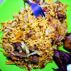 A picture of Suya noodles.