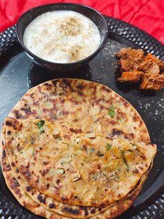 आलू प्याज़ का पराठा (aloo pyaz ka paratha recipe in Hindi) रेसिपी मुख्य फोटो