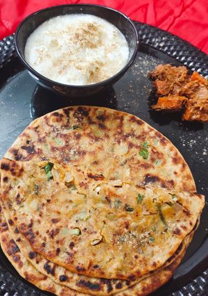 आलू प्याज़ का पराठा (aloo pyaz ka paratha recipe in Hindi) रेसिपी मुख्य फोटो
