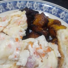 A picture of Pilantain da kwai mai hadin carrot.