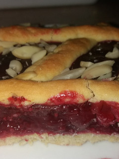 Meggyes rácsos linzer recept fotója