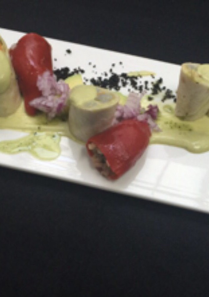 Una foto de Pimientos de Piquillo y Fajitas rellenos de ensaladilla Batatas