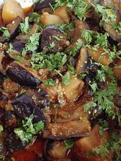 A picture of Masala Aloo Bengun 🧡💛.