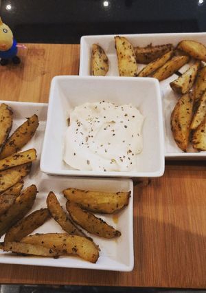 A picture of Baked potato wedges.