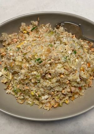 鮭魚炒飯 的食譜成品照片