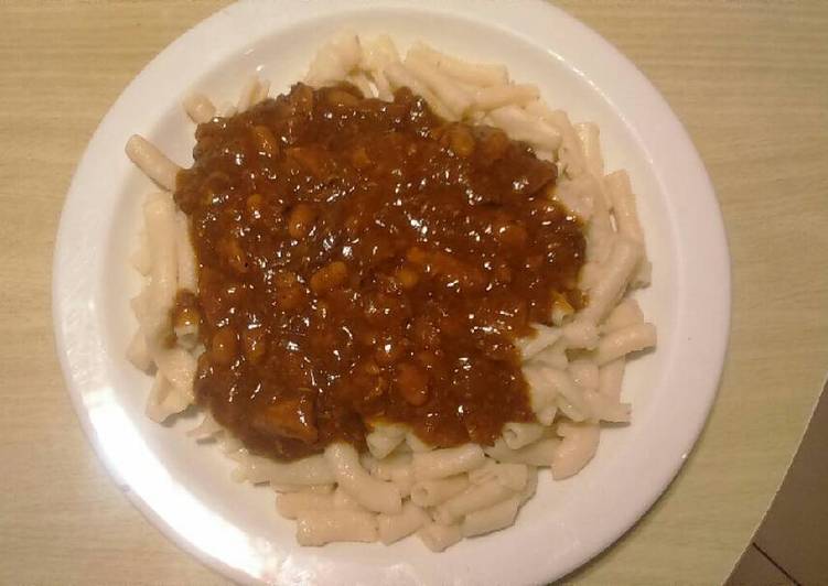 Macaroni,tin fish and baked beans