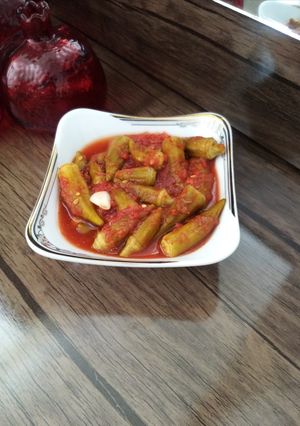 عکسی از دستور ترشی بامیه و گوجه فرنگی