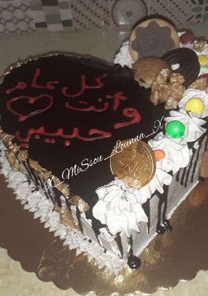 صورة لوصفة 🍫🖤كيكة على شكل قلب بدون قالب 🍫🖤