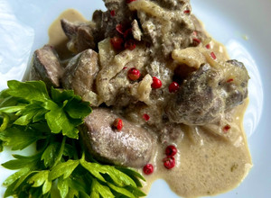 Фото Куряча печінка тушкована у сметані 🥘.