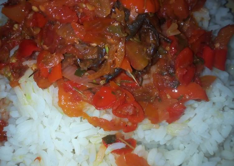 Recipe of Perfect Rice and tomatoes sauce