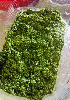 صورة لوصفة صلصة الريحان (بيستو)