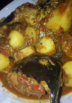 A picture of Fresh fish with pototes paper soup.