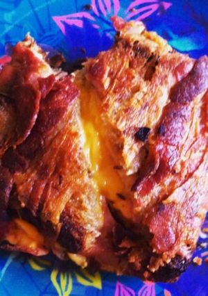 Una foto de Sándwich de tocino y queso