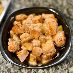A picture of Salmon Zucchini Bowl with Sweet & Spicy Mayo.
