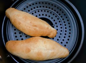 Hình của món Bánh mì Việt Nam bằng Nồi chiên không dầu.