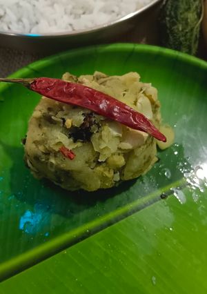 উচ্ছে আলু সিদ্ধ (uche aloo sedho recipe in bengali) রেসিপির প্রধান ছবি