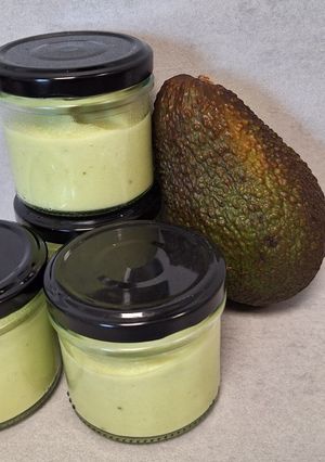 Une photo de Purée bébé avocat courgette