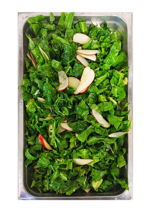 Una foto de Ensalada de acelga y manzana