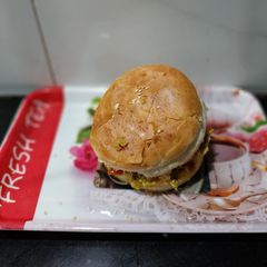 A picture of Tawa Egg burger.