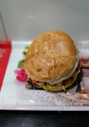 A picture of Tawa Egg burger.
