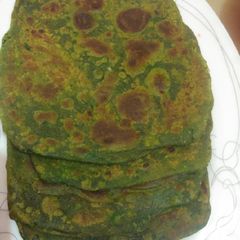 A picture of Palak paratha.