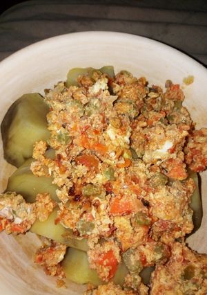 A picture of Sweet Potatoes with Scrabbled eggs.