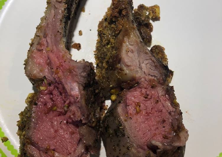 Holiday French Rack of Lamb with a Pistachio Crust �?�