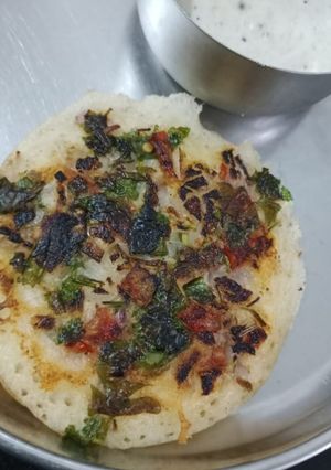 ઉત્તપમ (Uttapam Recipe In Gujarati) રેસીપી મુખ્ય ફોટો