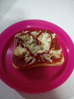 Una foto de Mini pizza con pan de molde