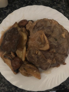 Una foto de 367. Osobuco a la pimienta con rovellones (principal carne)