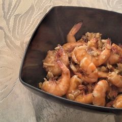 A picture of Garlics and Oyster Sauce Shrimps.