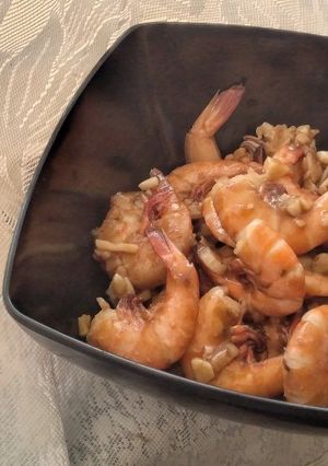 A picture of Garlics and Oyster Sauce Shrimps.