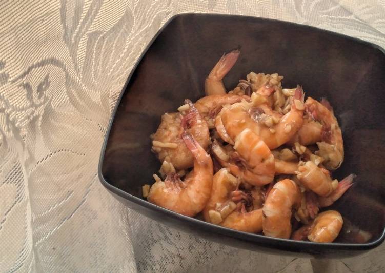 Simple Way to Make Award-winning Garlics and Oyster Sauce Shrimps