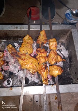 A picture of Chicken tikka.