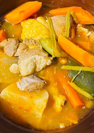 Une photo de Couscous de légumes à l agneau, poulet rôti, merguez