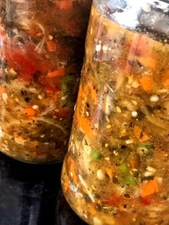 عکسی از دستور ترشی لیته به روش خودم🍆😋