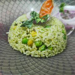 A picture of Methi matar pulao.