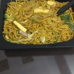 A picture of Chow Mein.