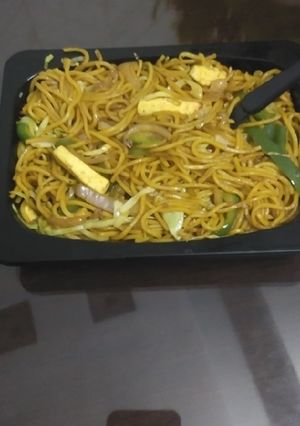 A picture of Chow Mein.