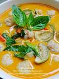 Red Curry with Fish Balls (Pla Krai)