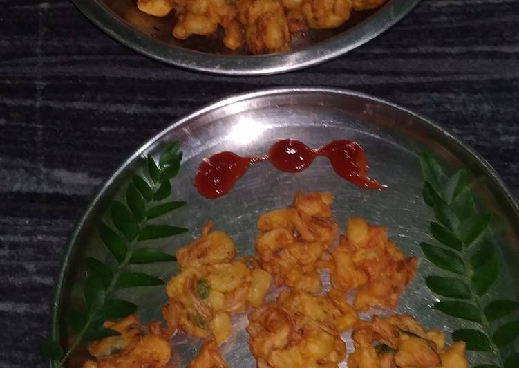 Macaroni pyaz ke pakode