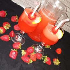 A picture of Pink strawberry lemonade 🍓🍓🍓.