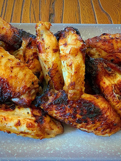 Una foto de Alitas adobadas en air fryer