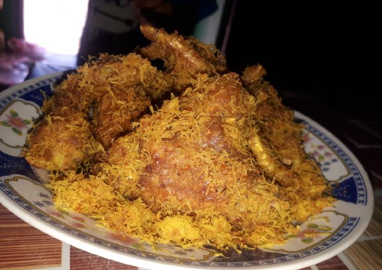 Ayam serundeng pedas