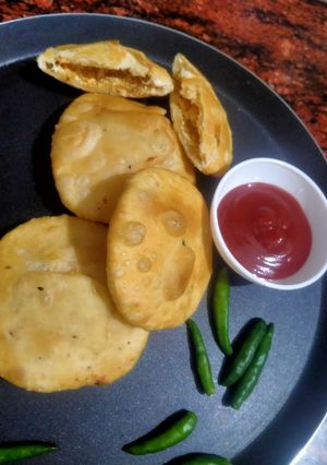 पनीर की कचौड़ी(paneer ki kachodi recipe in hindi) रेसिपी मुख्य फोटो